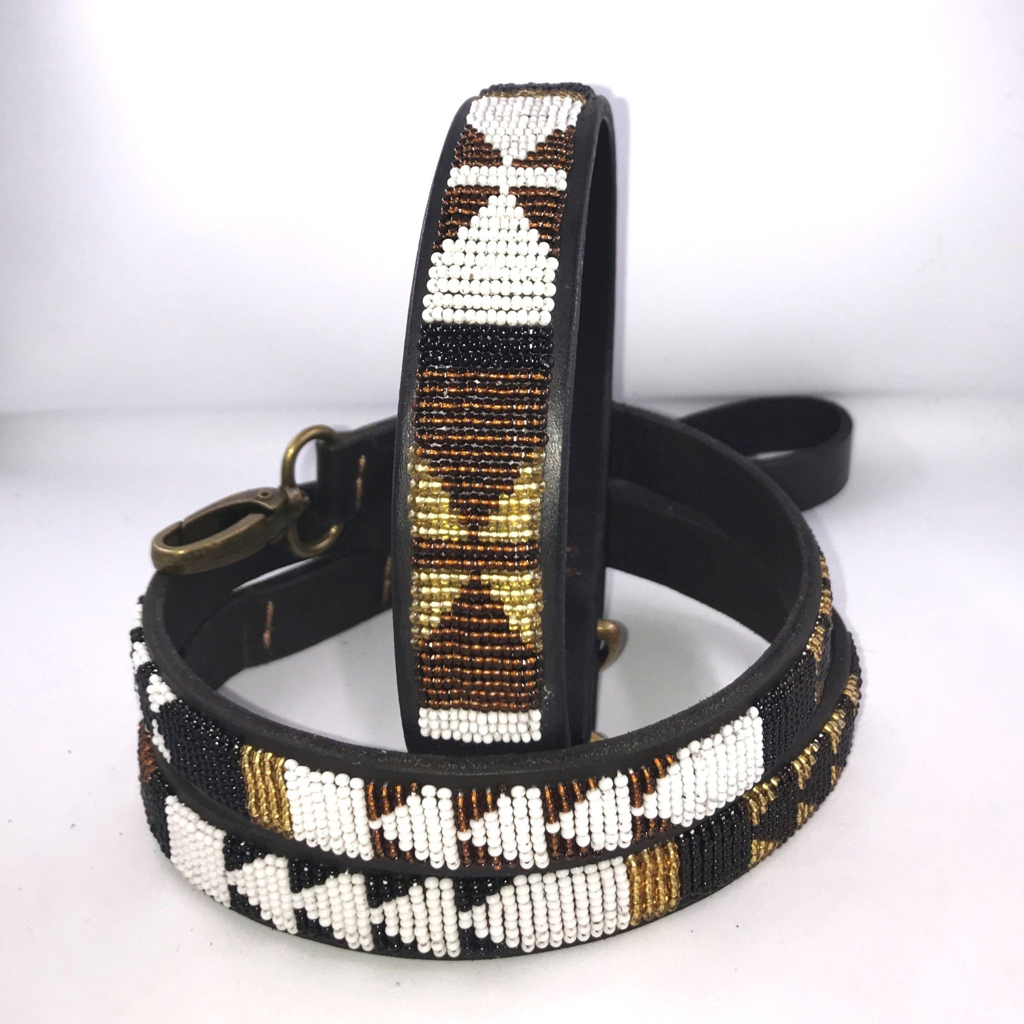  CHALLENGER Large 21''- 25'' Hand Tooled Beaded Padded Leather Dog  Collar 60124 : Pet Supplies